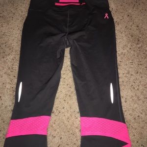 Under Armour capri workout pants